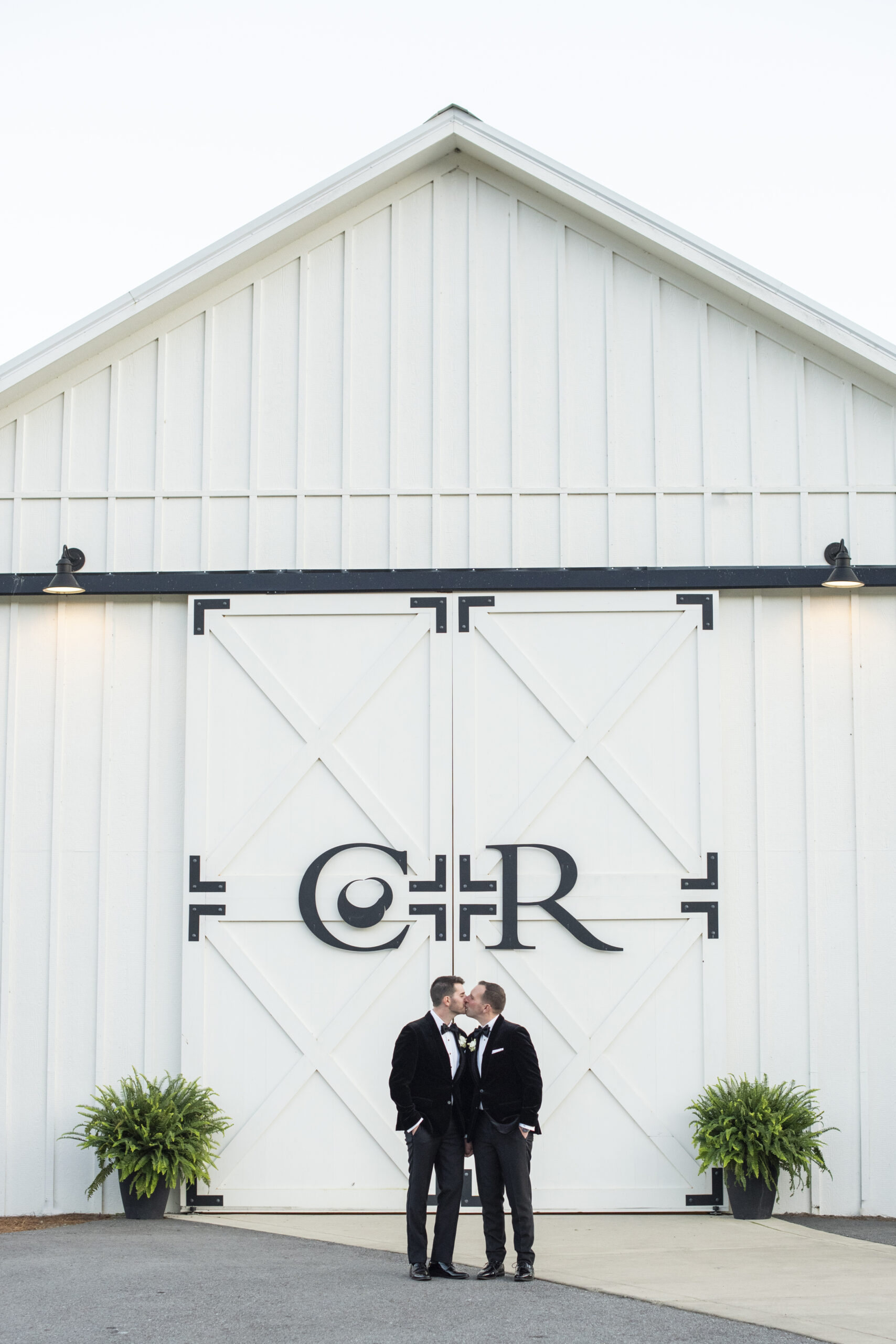 Couple kissing at Chestnut Ridge Wedding Photography in Asheville, NC