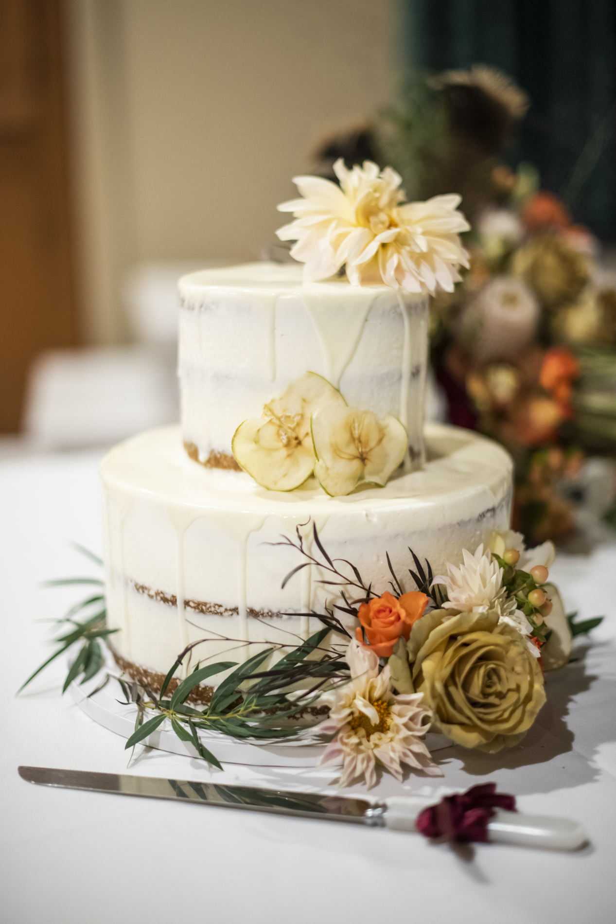 Fall wedding cake semi naked by Gateaux Cakes