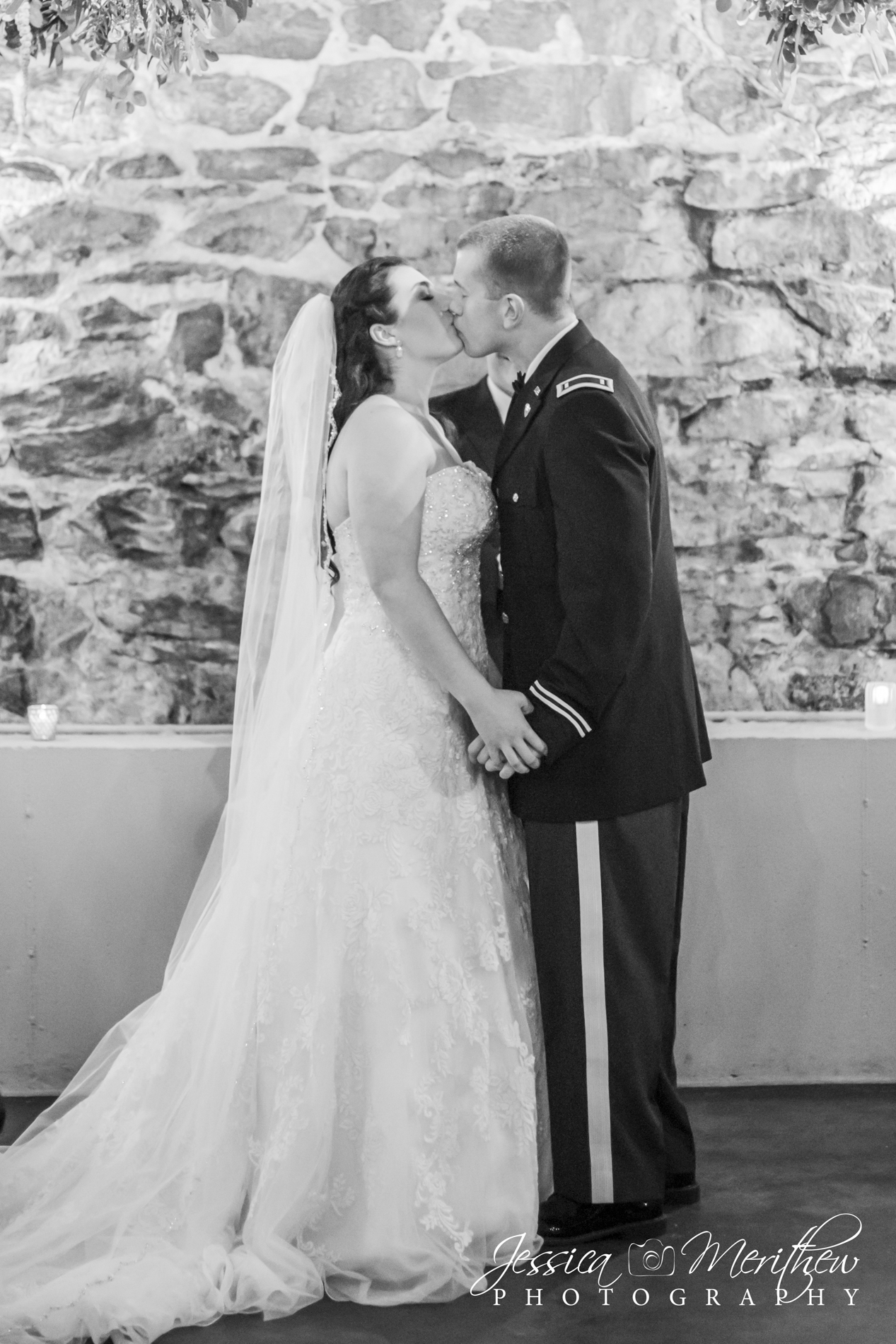 First kiss at Biltmore Estate wedding