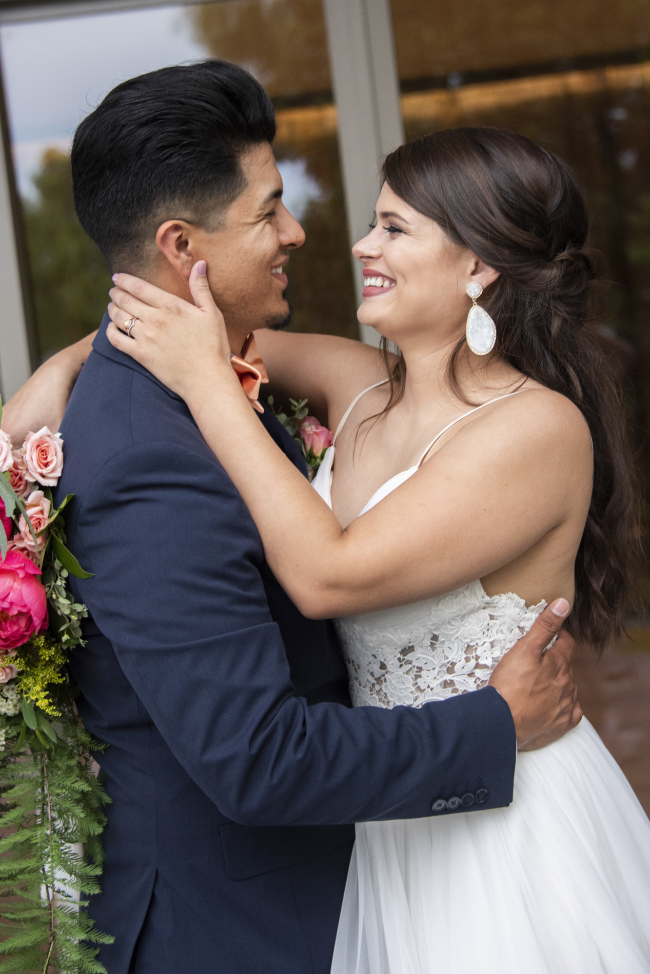 Couple laughing during Haiku wedding photos