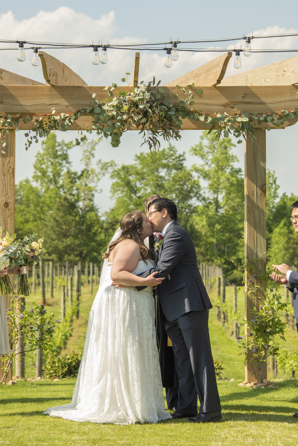 First kiss at Spinning Leaf Wedding