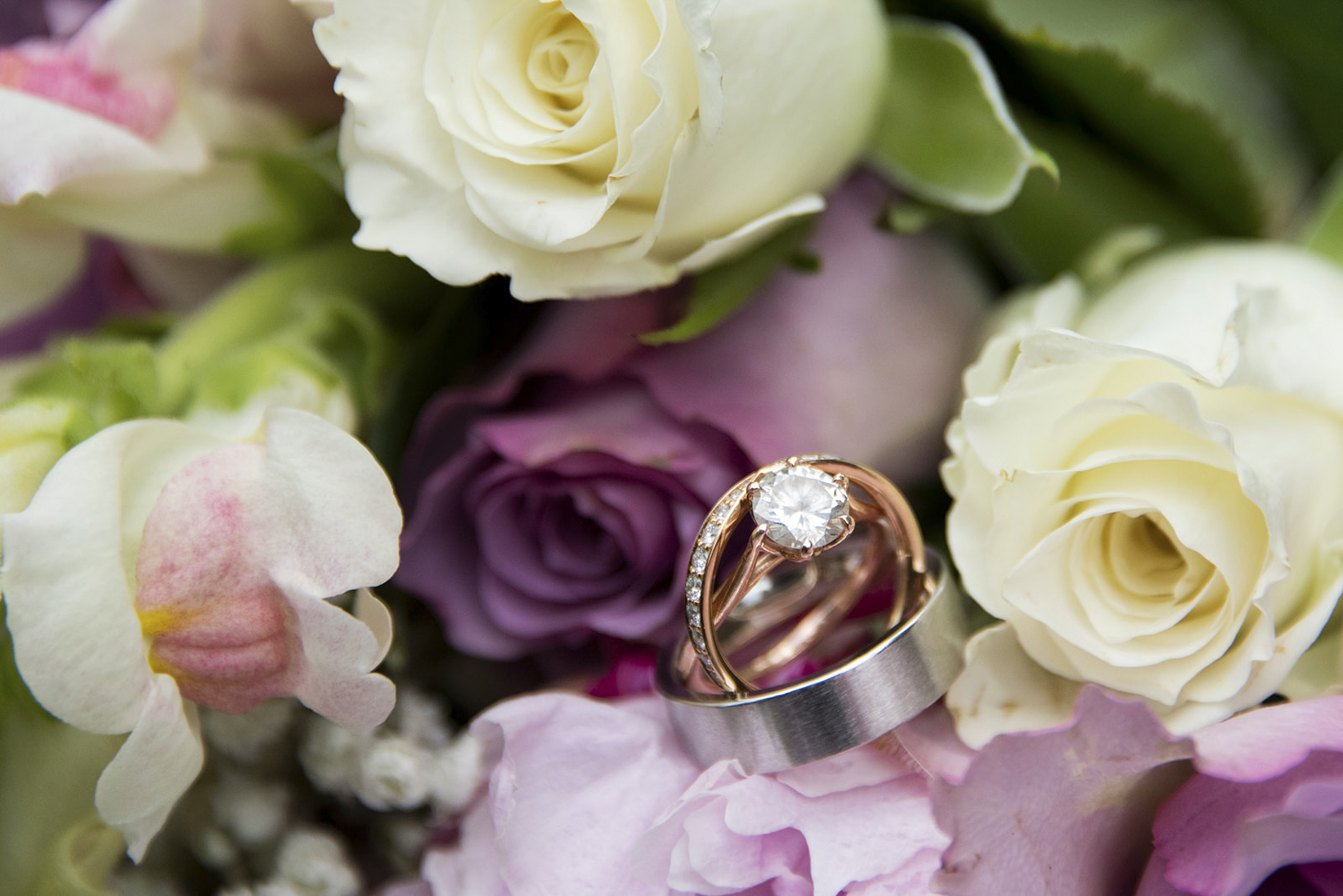 wedding rings in bouquet