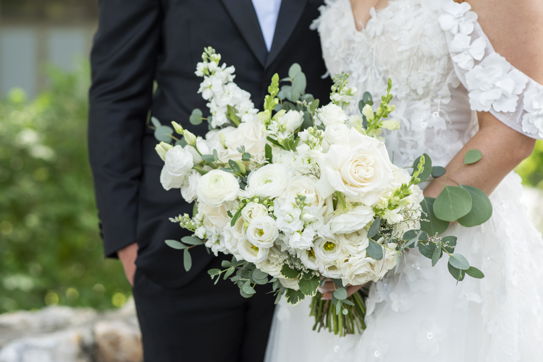 White bridal bouquet