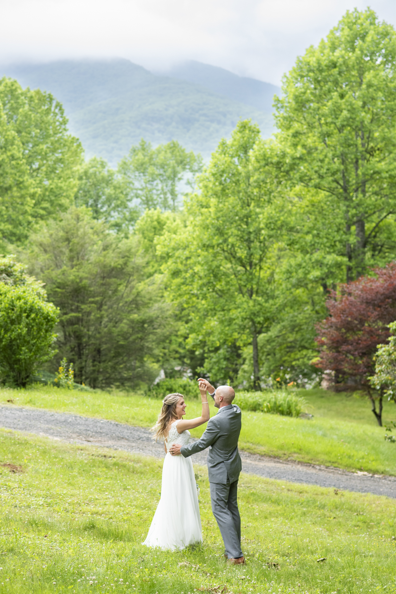 Couple dancing at Mount Mitchell Wedding