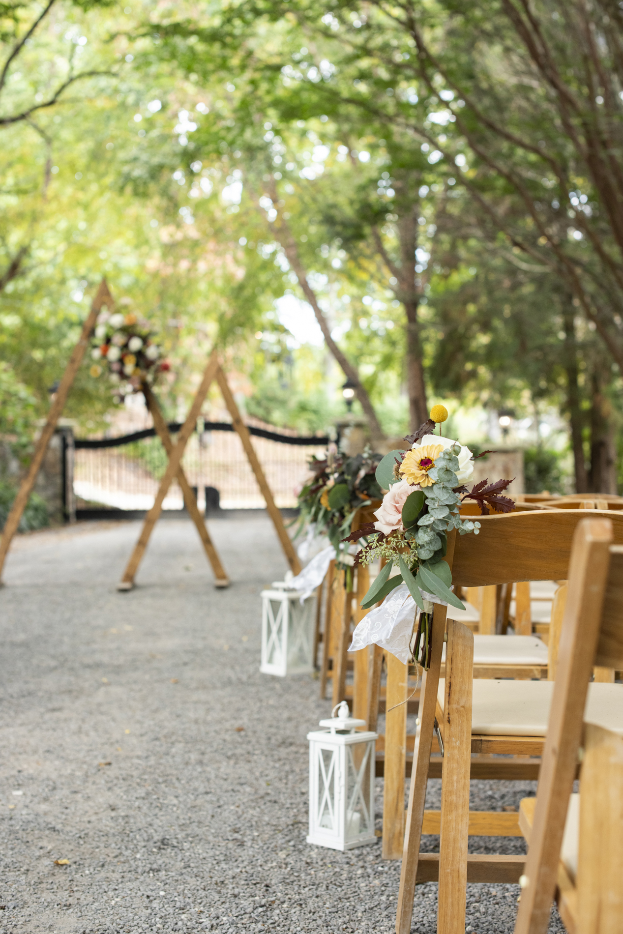 ceremony aisle at Hawkesdene Estate