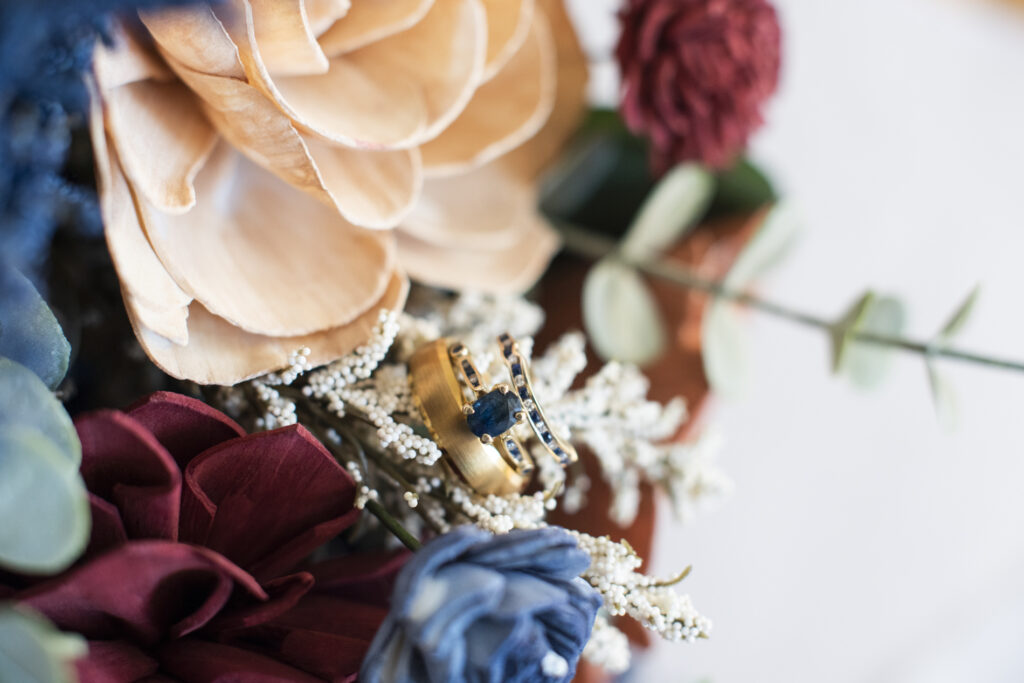 rings on wood flowers