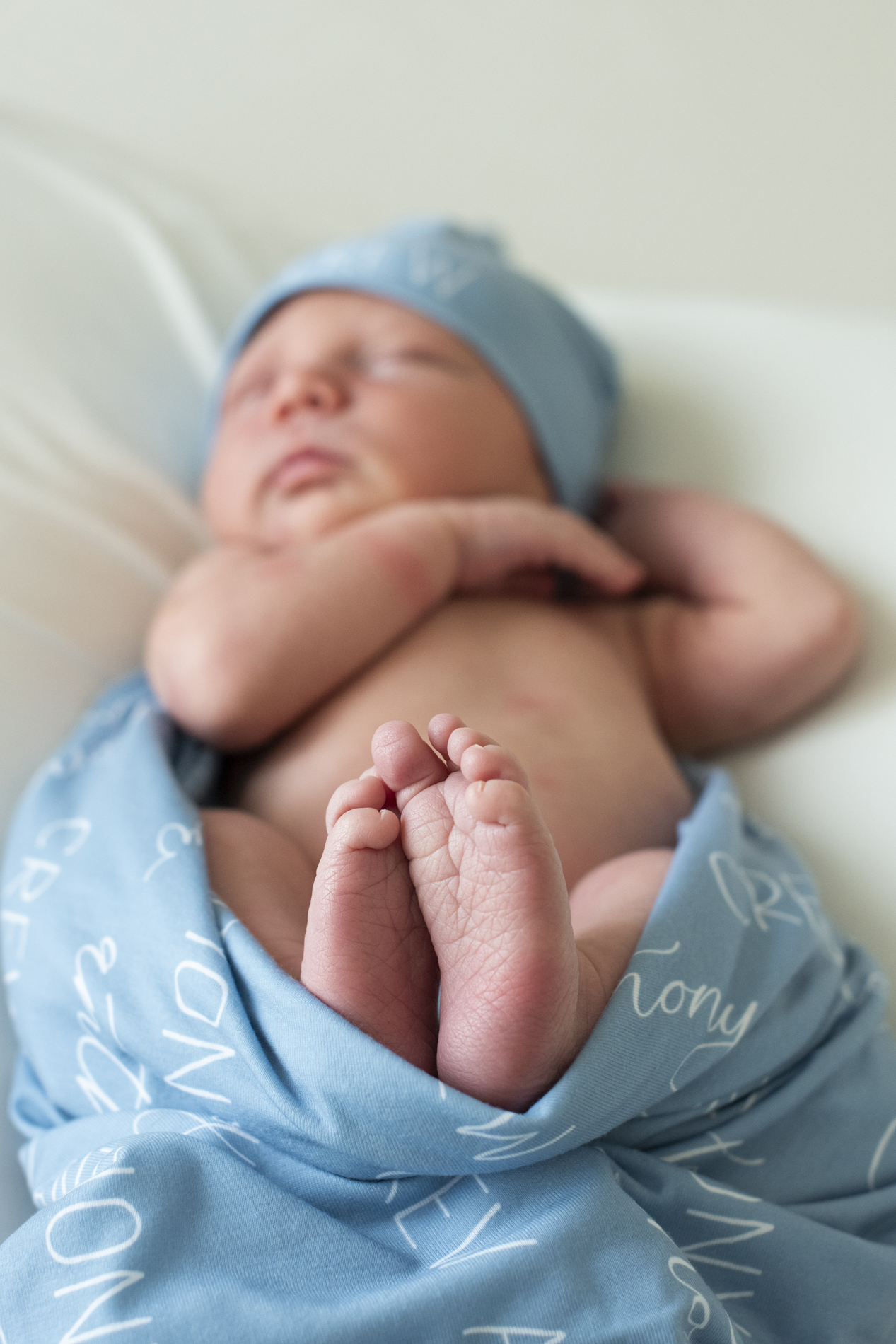 newborn baby feet at newborn photography Asheville NC