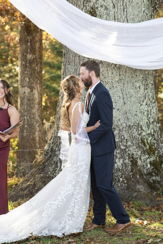 wedding ceremony kiss