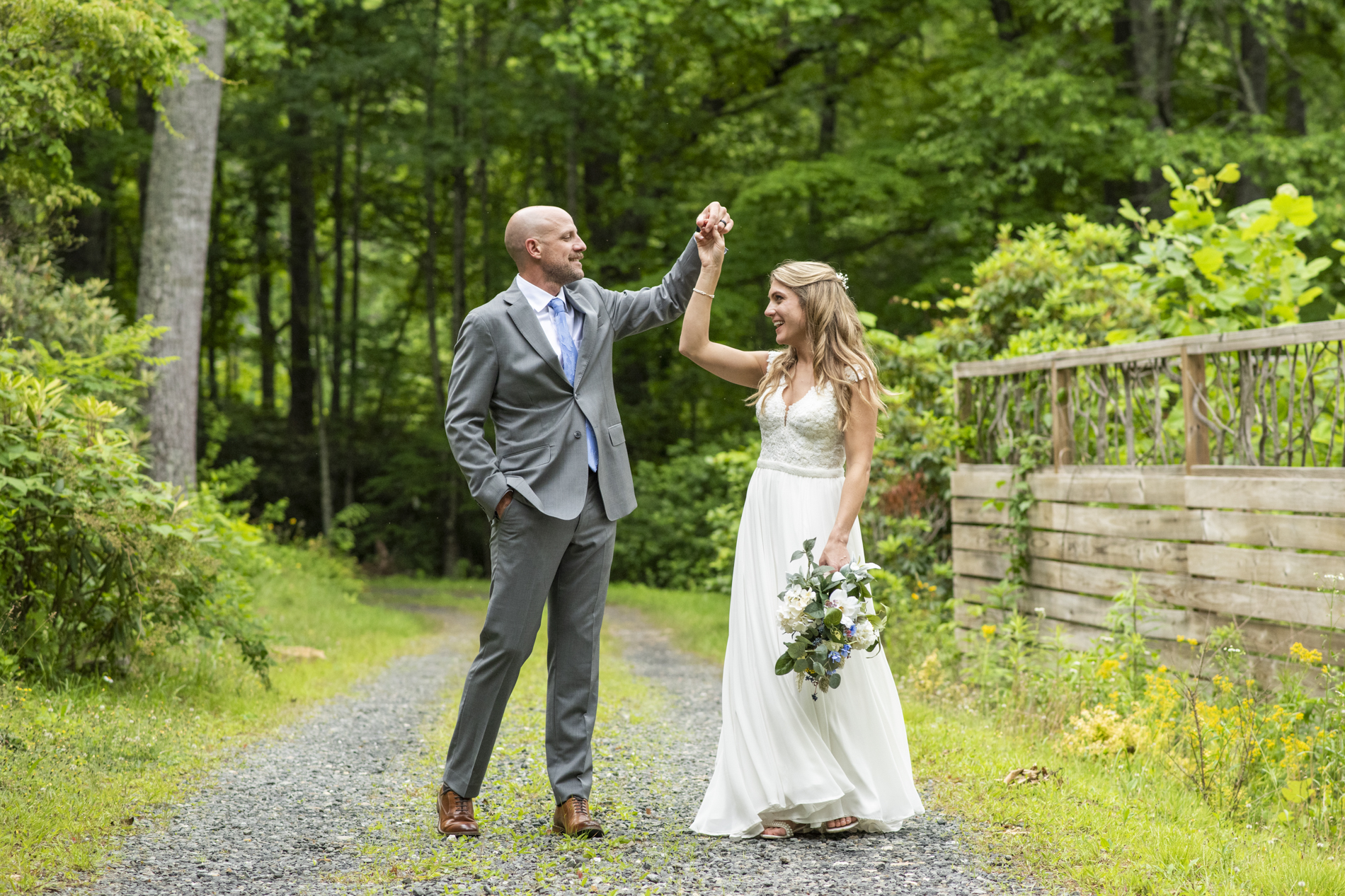 couple dancing at wedding